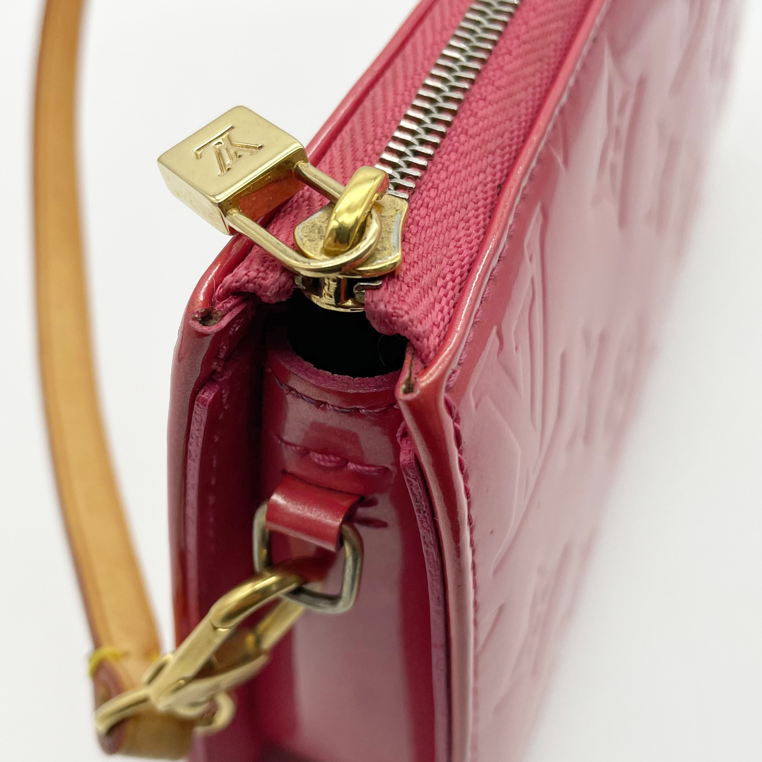 Louis Vuitton Vernis Pochette Mini Bag in Pink – Nitryl