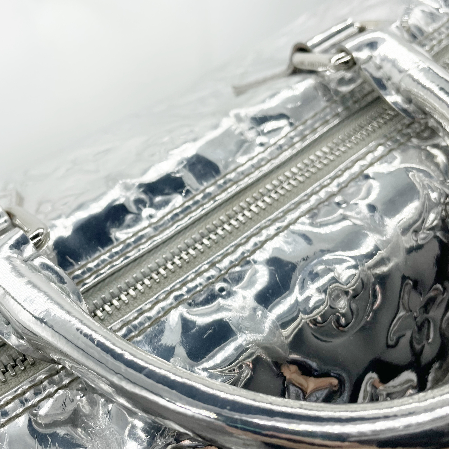 Louis Vuitton Monogram Mirror Speedy in Silver – Nitryl