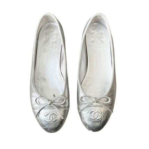 Vintage Chanel Bow Logo Ballet Flats in Metallic Silver UK 5.5 | NITRYL
