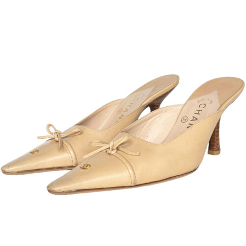 Vintage Chanel Bow Logo Mule Heels in Beige / Gold UK 5 | NITRYL