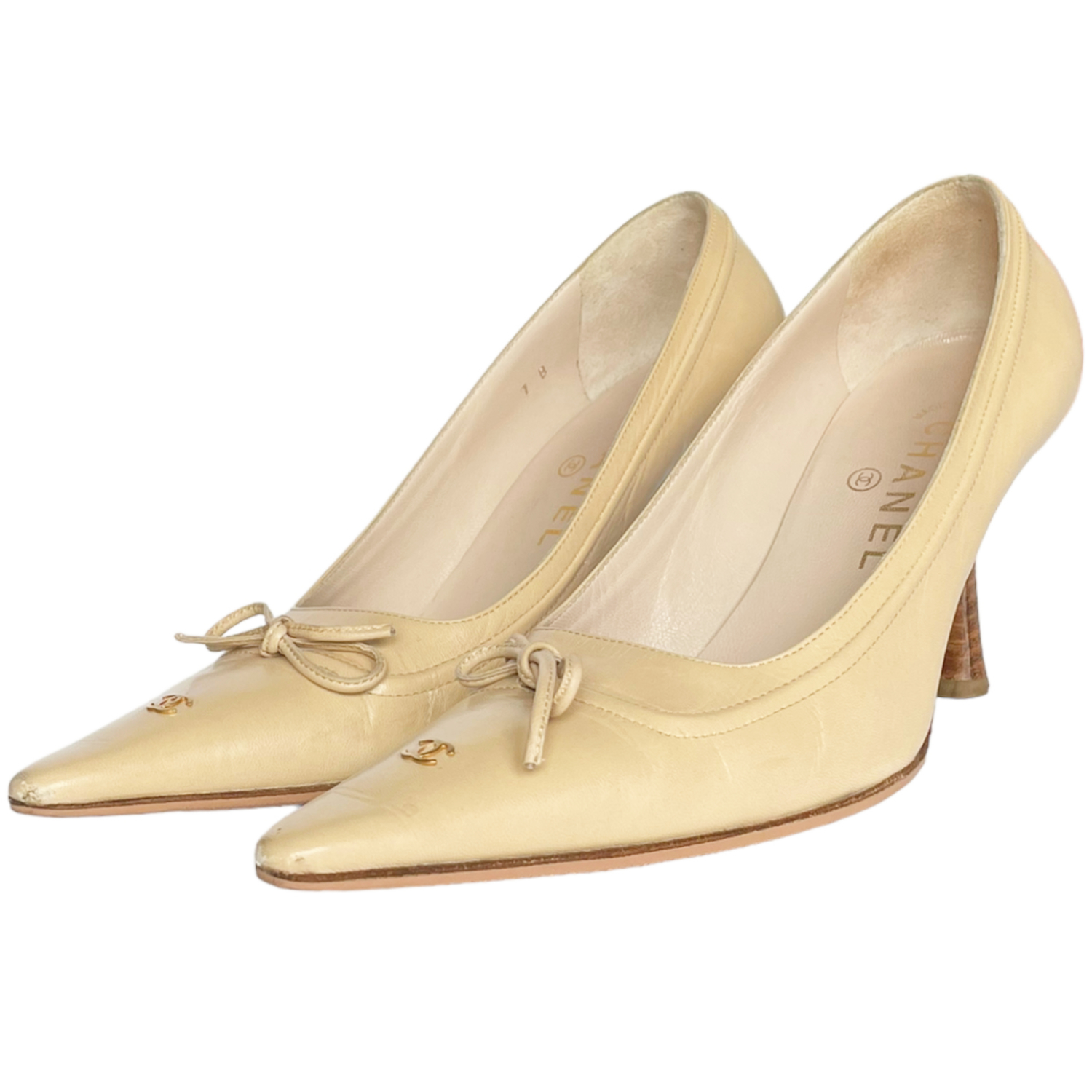 Vintage Chanel Bow Logo Heels in Beige / Gold UK 4 | NITRYL